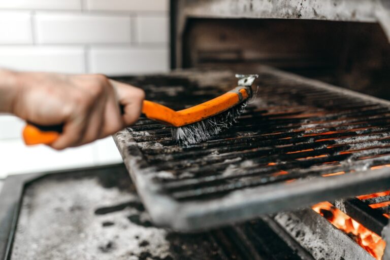 astuces de grand-mère pour dégraisser et nettoyer les barbecues