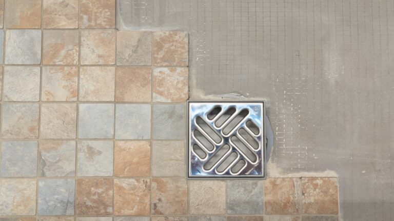astuces de grand-mère pour détartrer un sol en galets de douche italienne