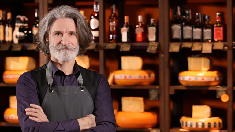 Faut-il (toujours) enlever la croûte du fromage ? L’erreur la plus fréquente, selon un affineur